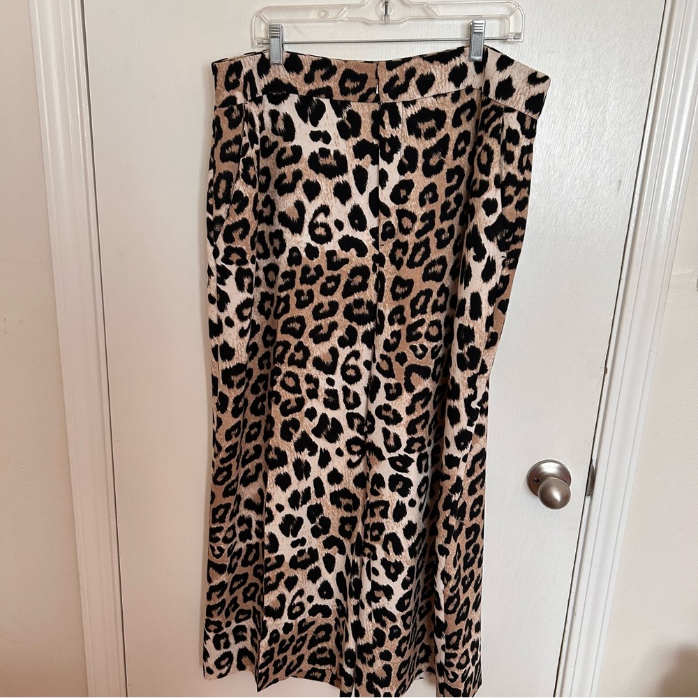 Banana Republic Leopard Print Drapey Wide Leg Trouser Pant in Tan and Black
